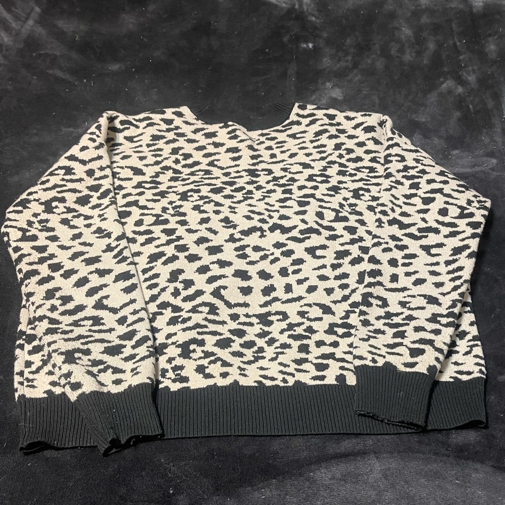 Long sleeve crew neck sweater